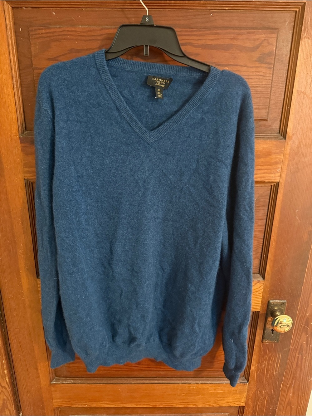 Cashmere V-Neck Sweater in Deep Navy